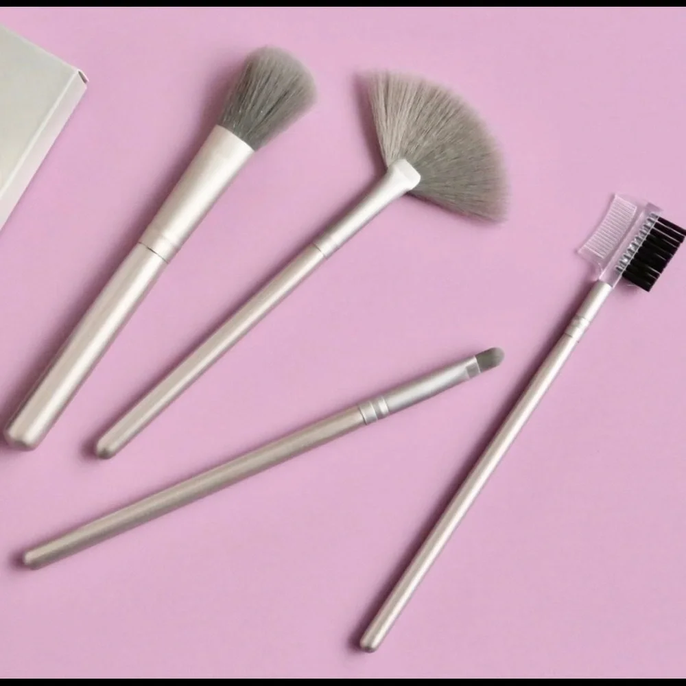 PIVOTAL COSMETICS || 4-Piece Essentials Facial Brush Set 🔘NWT🔘